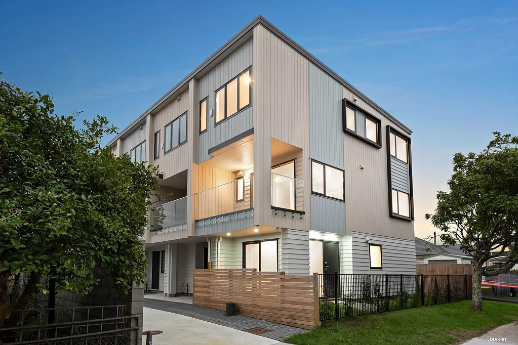 1/11 Hereford Street, Te Atatu Peninsula, Waitakere City, Auckland