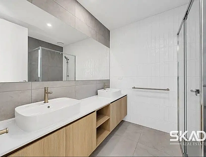 1/17 Juniper Crescent, Thomastown, VIC 3074, 3房, 2浴, House
