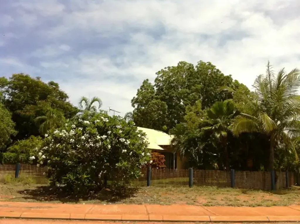 Cable Beach 3ਬੈੱਡਰੂਮ JUST IMAGINE THE POTENTIAL OF A CLASSIC HOUSE  JUST ITCHING FOR A REFURB ... SITTING ON A PRIME CORNER BLOCK IN CABLE BEACH
