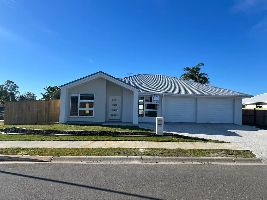 Near New 2 Bedroom Home - Duplex