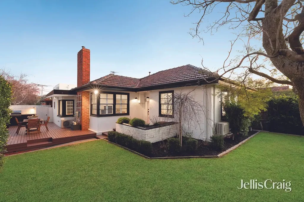 Hampton East 3 Slaapkamer Renovated polish with corner seclusion
