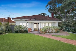15 Hannaslea Street, Box Hill