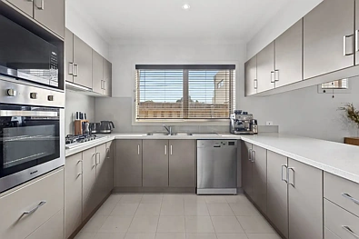 2/74B Williams Street, Frankston, VIC 3199, 3房, 2浴, Townhouse