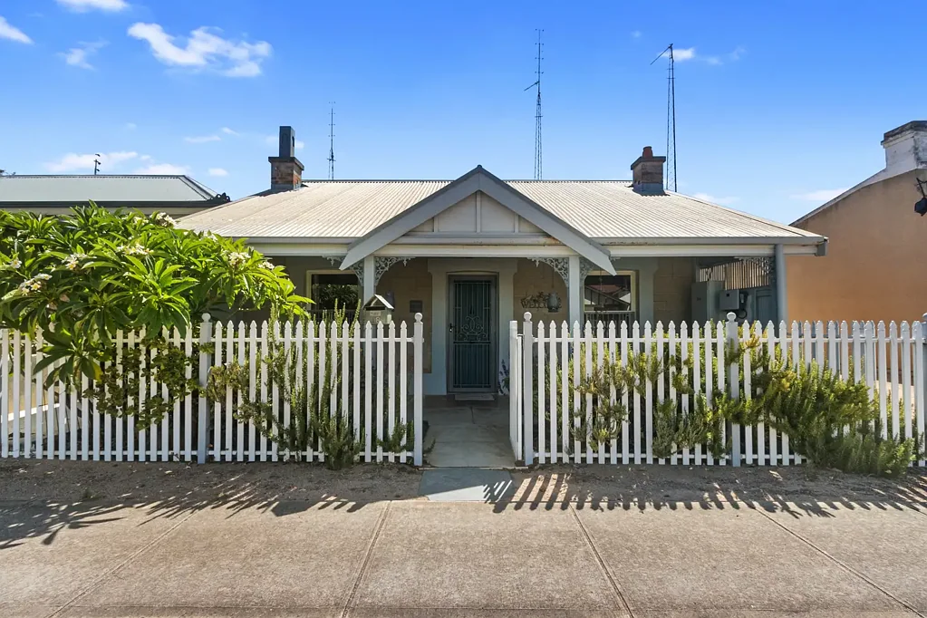 98 George Street, Moonta, SA 5558