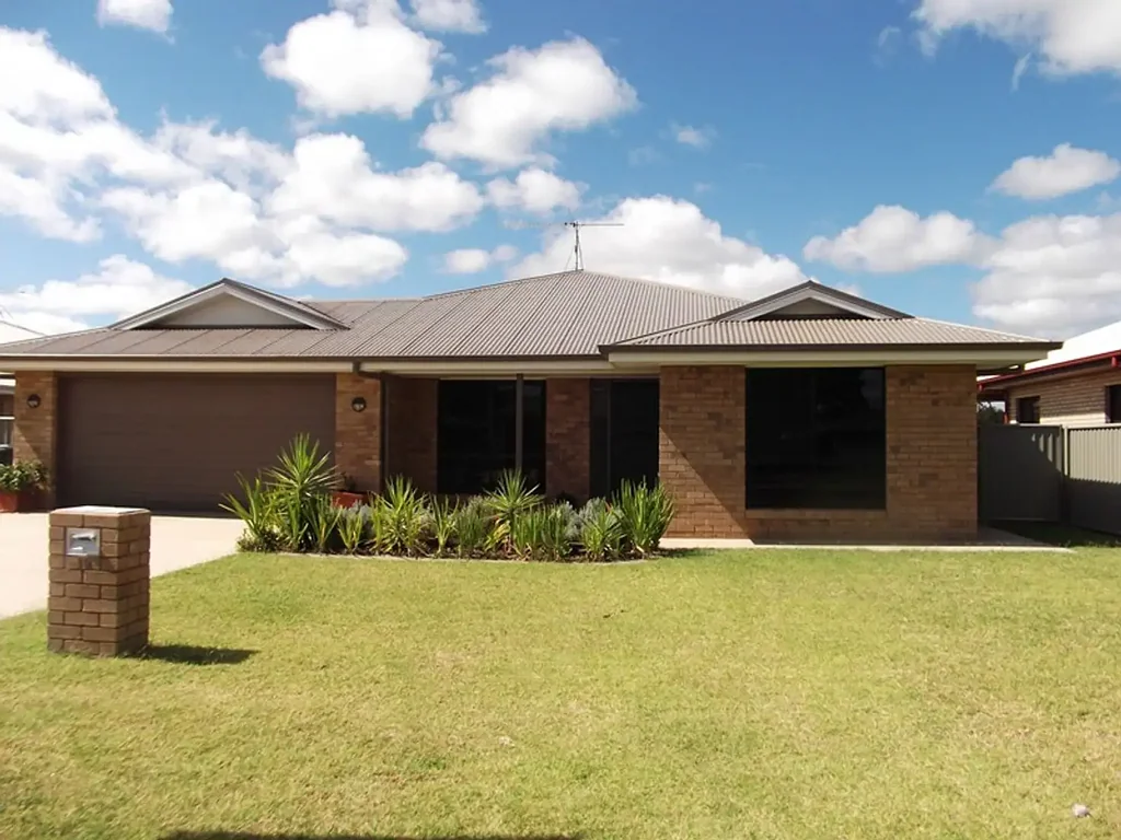 SPACIOUS, STYLISH, AND FEATURE-PACKED IN SOVEREIGN PARK ESTATE