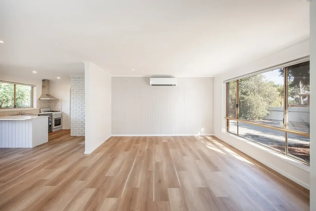 Freshly Renovated - Walking Distance To The Lavington Square & Public Transport