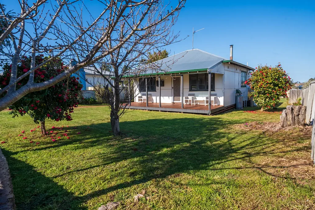 32 Clarke Street, Manjimup, WA 6258