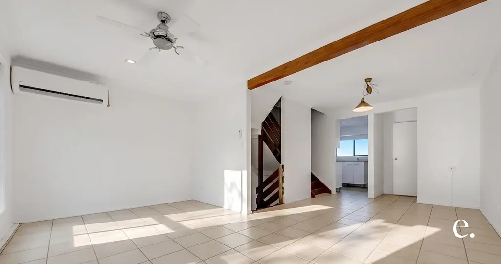 West Gladstone 2Kwarto Spacious 3-Level Living with Bonus Rumpus Room!