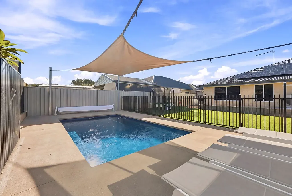 Cape Burney 4房  Coastal Living with the Ultimate Entertainer's Backyard
