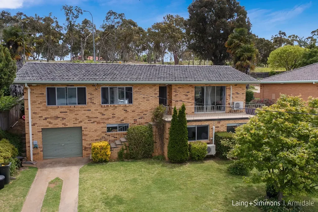 4 Curtis Street, Armidale, NSW 2350