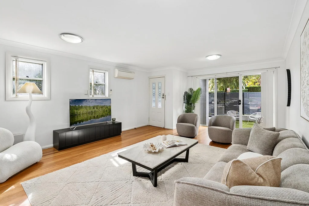Lane Cove 3 Slaapkamer Family townhouse offers space and convenience that's ready to enjoy