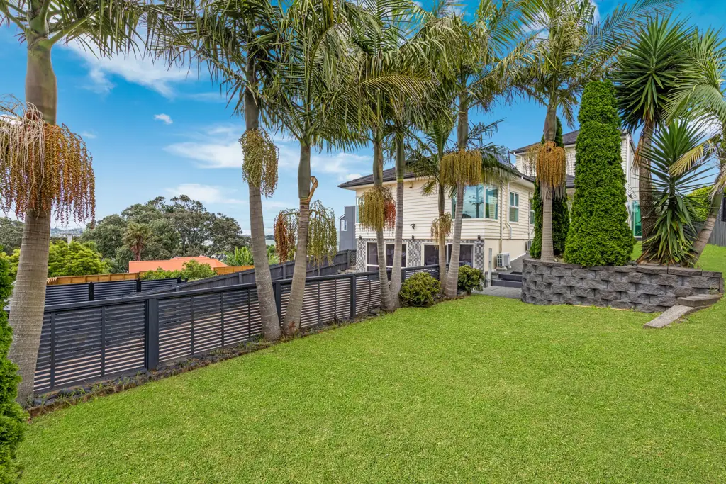 Onehunga 6ਬੈੱਡਰੂਮ Stunning Family Home with Water & Urban Views