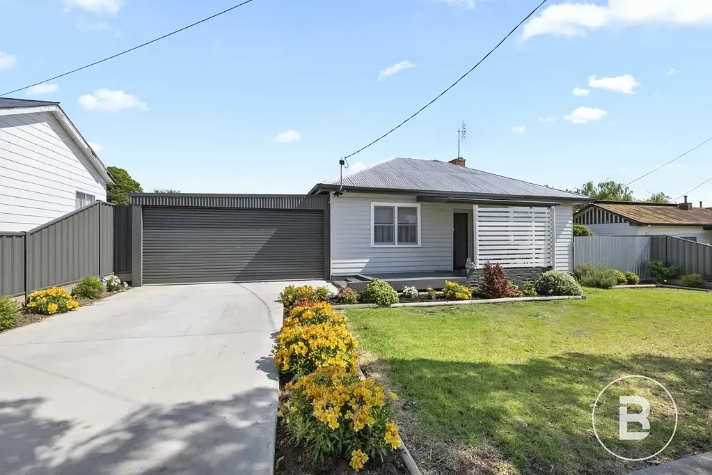 Maryborough 2 Bedroom Stylish, Move-In Ready Home