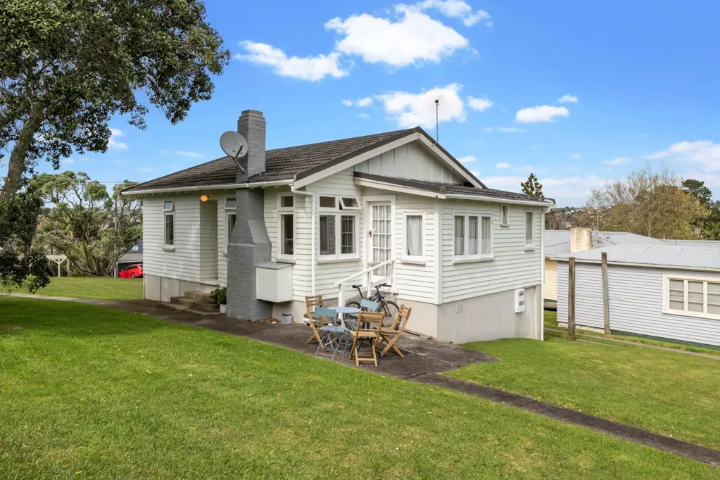 Browns Bay 2 Bedroom PROPERTY IS SOLD!