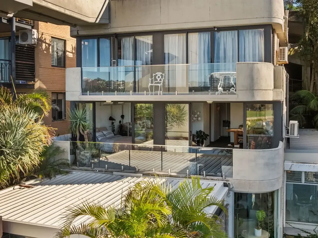 Elizabeth Bay 2 Bedroom Gorgeous Waterfront Elizabeth Bay Loop Haven, Views And Parking
