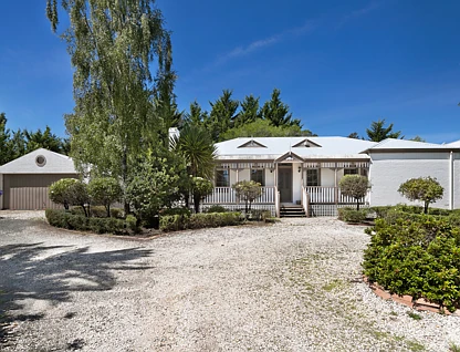 102 & 102A Somerville Street, Buninyong, Ballarat, 5房, 3浴, House