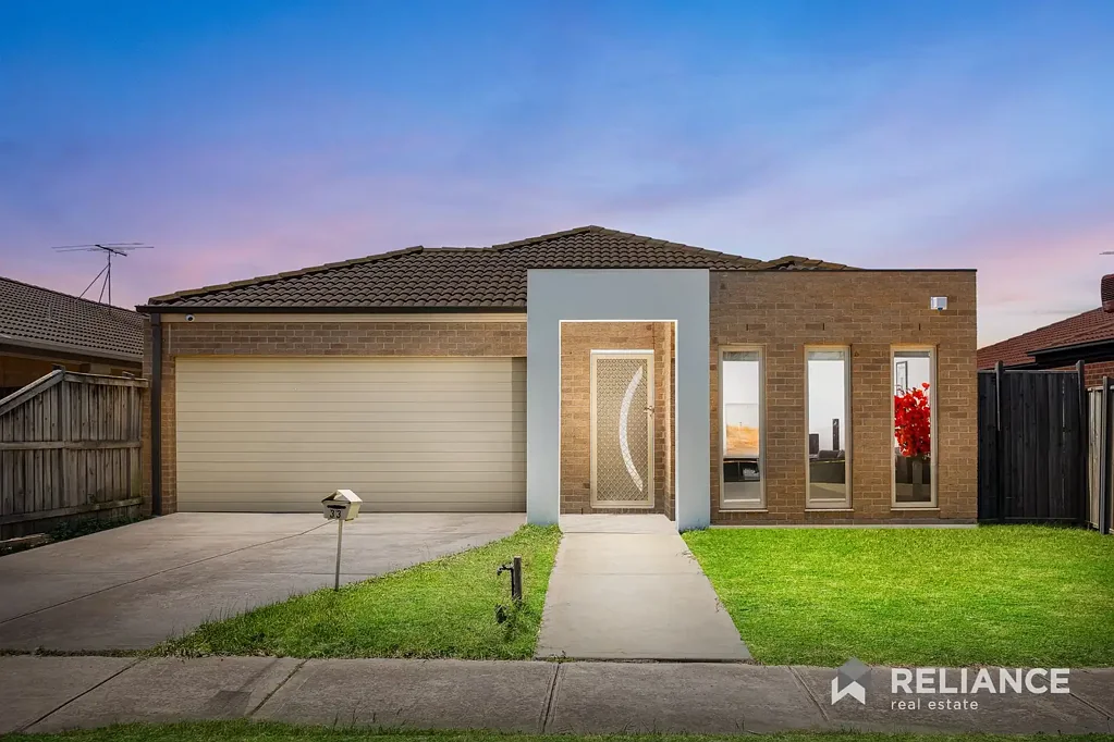 Iba Pa - 33 Eagle Way, Deer Park, VIC 3023