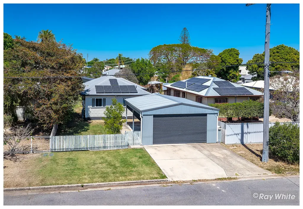 Park Avenue 3બેડરૂમ Northside Convenience with a Huge Shed!
