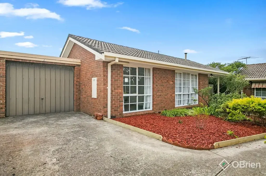 UNDER APPLICATION - BEACHSIDE STYLE, BEACHSIDE LIVING!