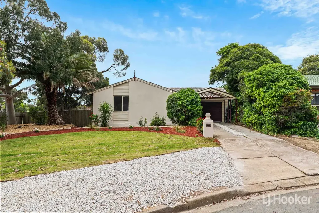 11 Conmurra Court, Craigmore, SA 5114