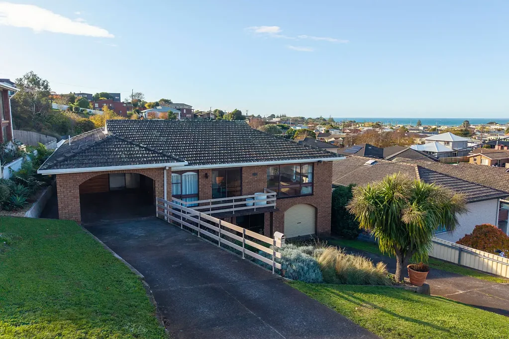 Devonport 4 Bedroom Character, Views & Flexible Living in a Prime Devonport Position