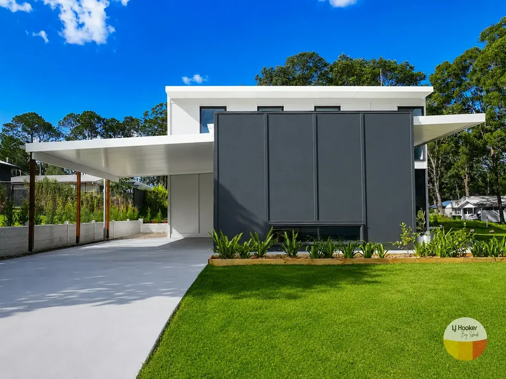 Russell Island 3房  建筑优雅与节能生活  Architectural Elegance with Energy-Efficient Living