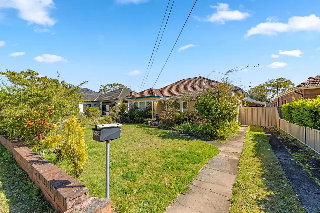 Caringbah South 2ਬੈੱਡਰੂਮ Original Home with Endless Potential