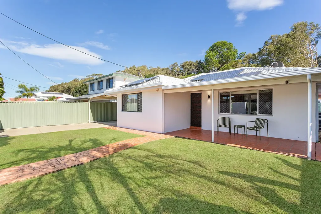 101 Mallawa Drive, Palm Beach, QLD 4221