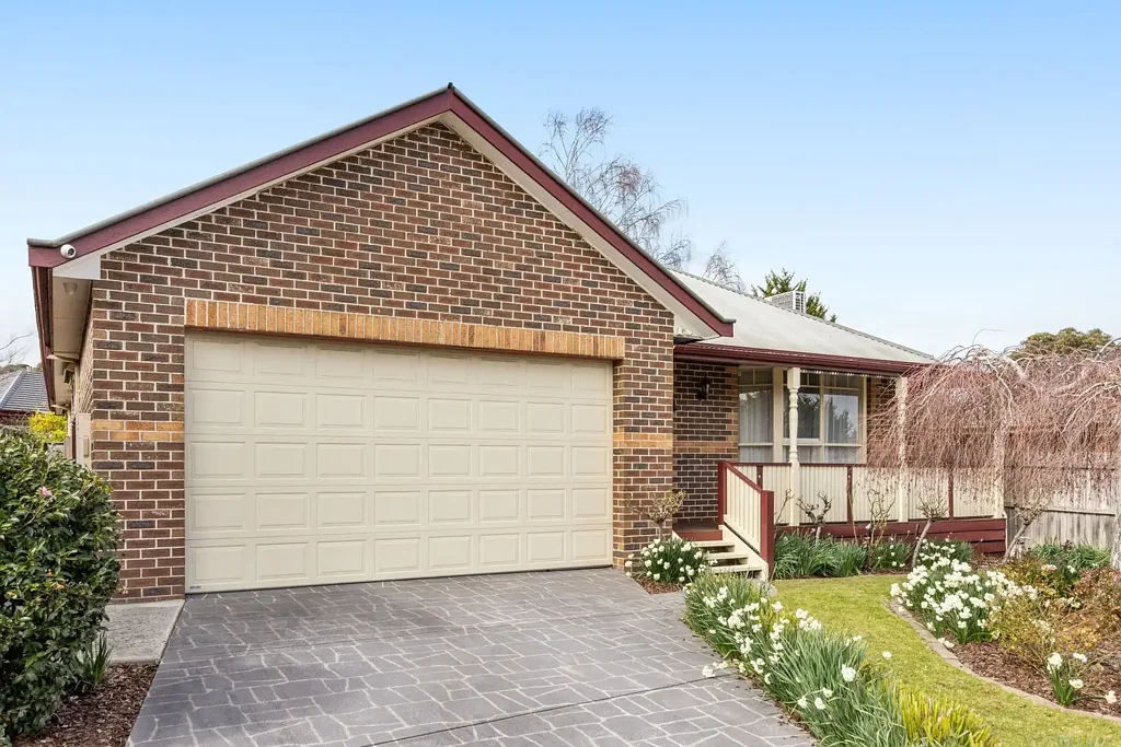 17 Bertrand Close, Berwick, VIC 3806
