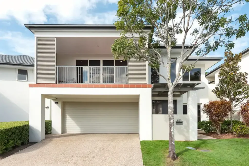 Robina 4ห้องนอน Easthill Residence-Sophisticated Living in a Premier Elevated Position