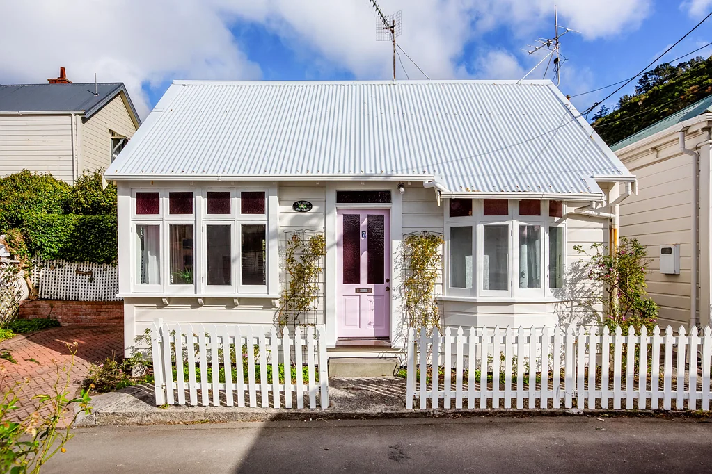 Thorndon 2 Bedroom Lilyrose Cottage