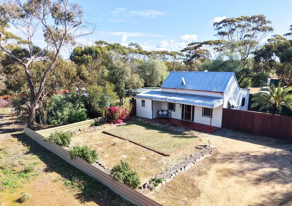 Doodlakine 2chambre COUNTRY COTTAGE CHARM ON A LARGE 2,580M² BLOCK