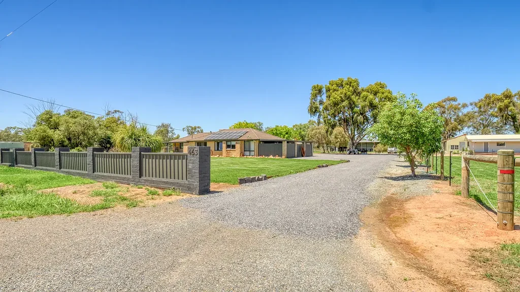 Invergordon 4ਬੈੱਡਰੂਮ Beautifully presented and fully renovated lifestyle property plus granny flat.