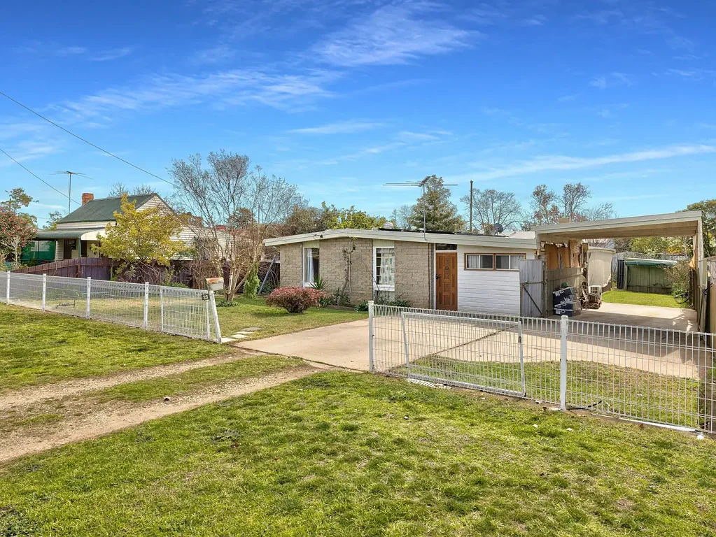 Corowa 3 Bedroom FIXER-UPPER ON EDWARD STREET