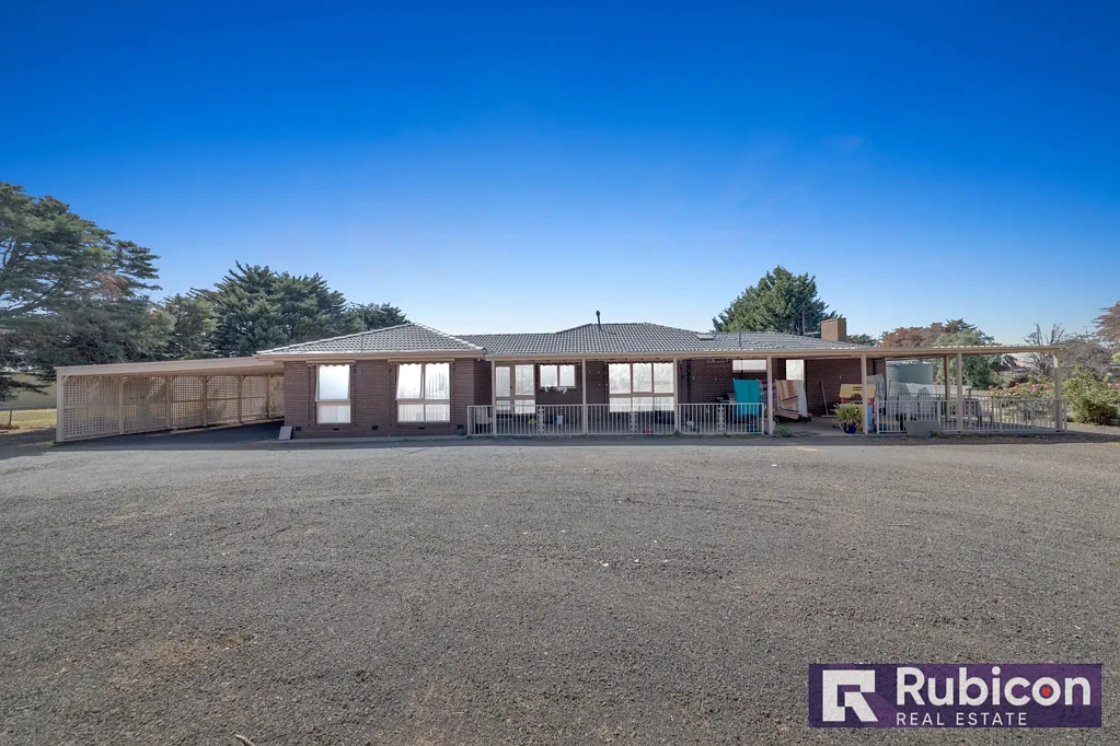 Lara 4Moenga A Country Lifestyle with Room to Grow- 4 Bed Family Home