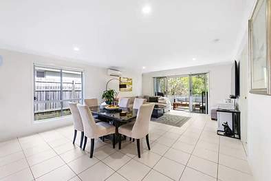 37 Macintyre Parade, Pacific Pines, QLD 4211, 4 Kuwarto, 2 Banyo, House