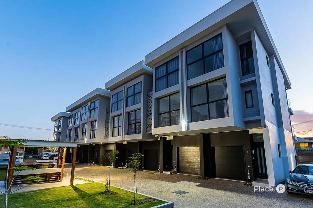 Upper Mount Gravatt 4Moenga Owner Occupiers and Investors - Multiple townhouses available!