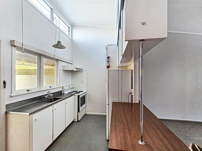 Onehunga - One Tree Hill - Location Location Location - 2 Bedroom Unit