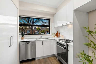 2/7 Janson Street, Maidstone, VIC 3012, 3 Bedrooms, 2 Bathrooms, Townhouse