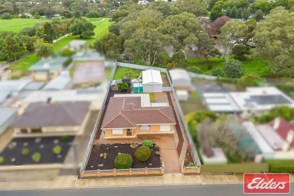 Willaston 3 Slaapkamer Peaceful Riverside Living on a Huge 1,155sqm Allotment