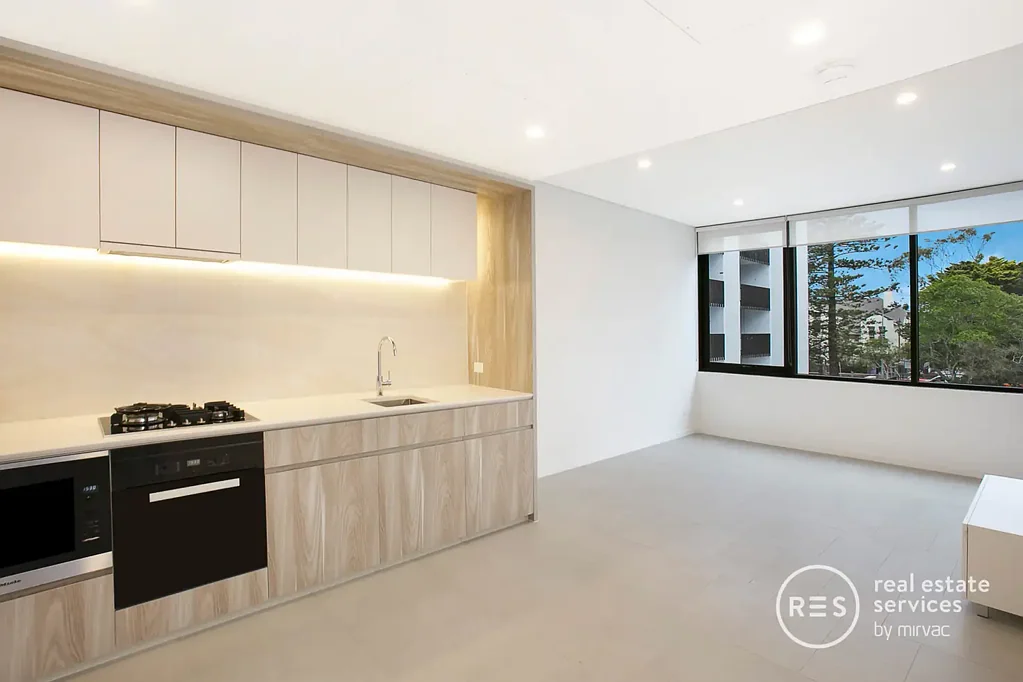 Modern 1-Bedroom Apartment with Motorbike Space in Bondi Moreton
