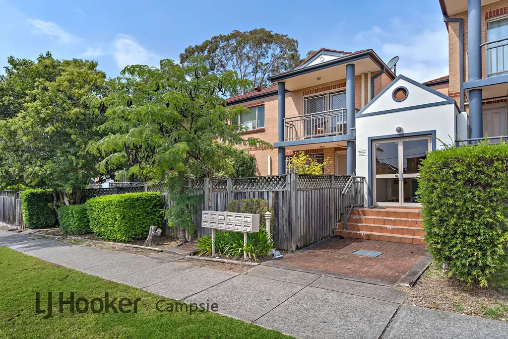 Campsie 3房 Campsie核心地段的宽敞、舒适与多功能全砖联排别墅！ Full-Brick Townhouse of Space, Comfort & Versatility in Prime Campsie Pocket!