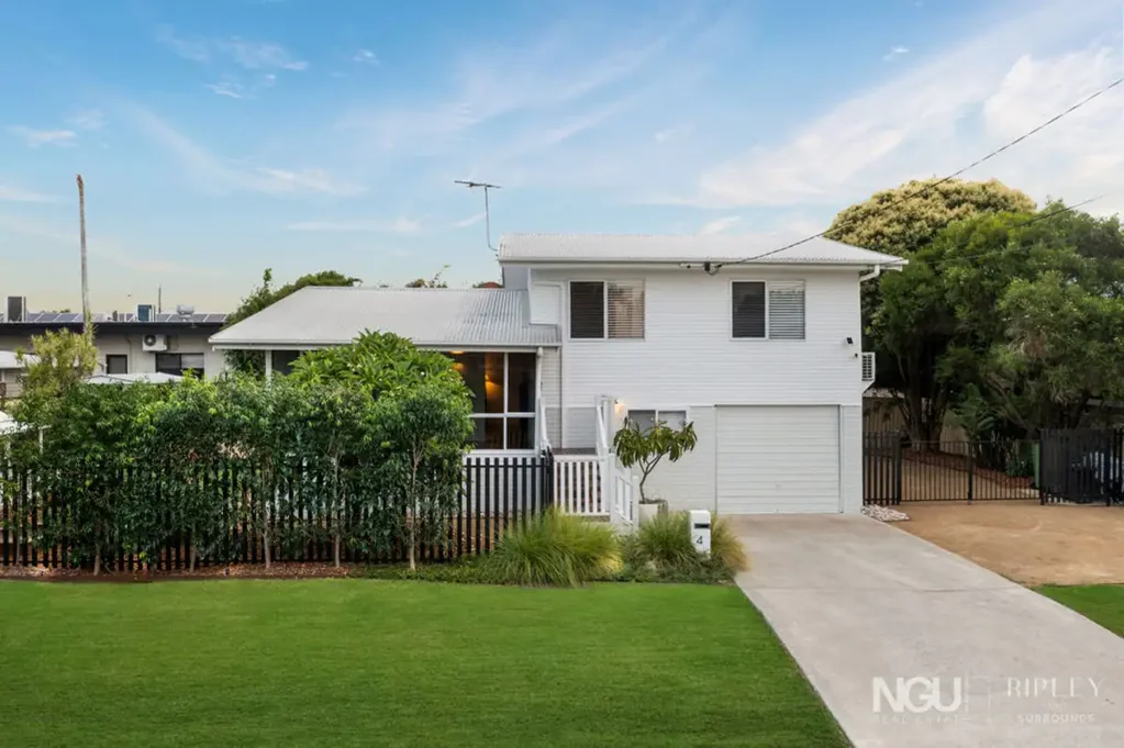 4 Mangonia Street, Raceview, QLD 4305