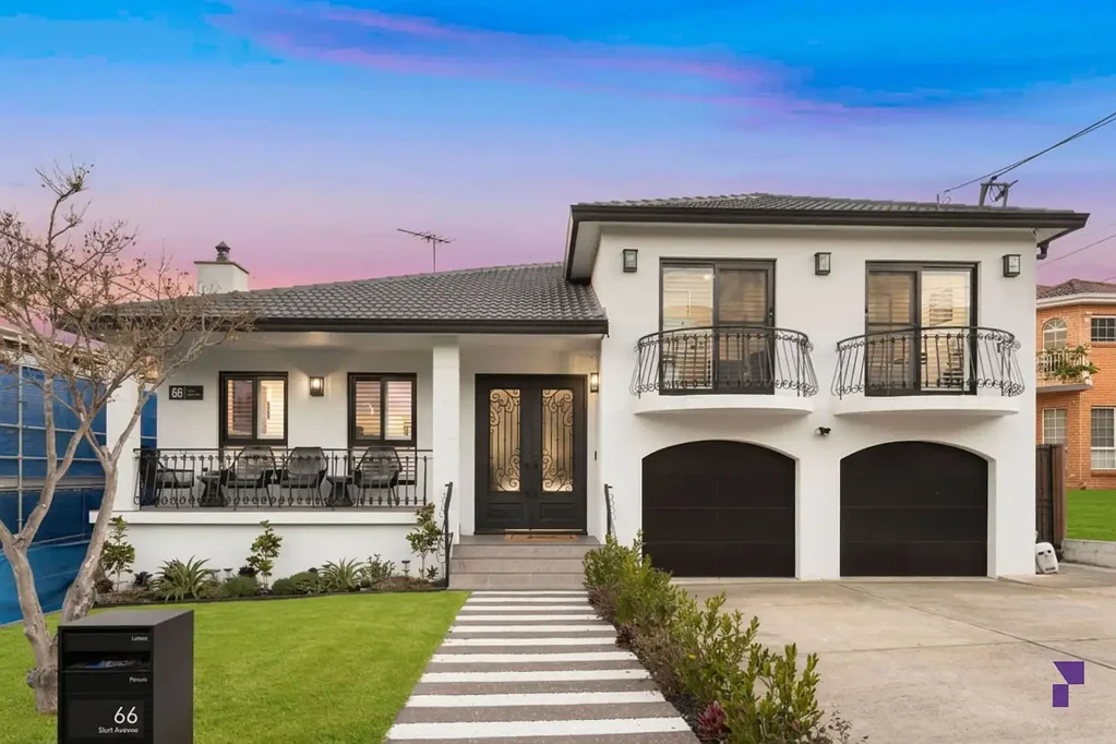 Georges Hall 6房 完美翻新的双砖住宅，提供多功能双居设计 Flawlessly renovated double-brick home offers a versatile dual-living design