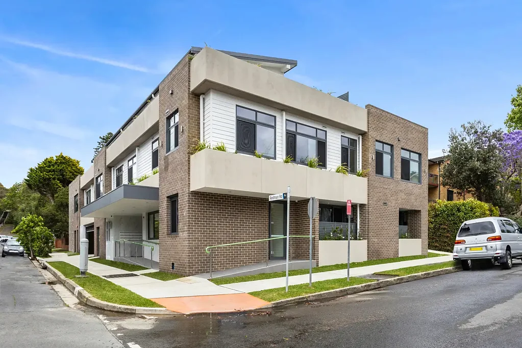 " Studio Apartment in Dee Why Centre "