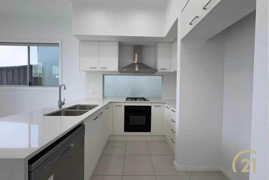 Modern 3 Bedroom Family Home!