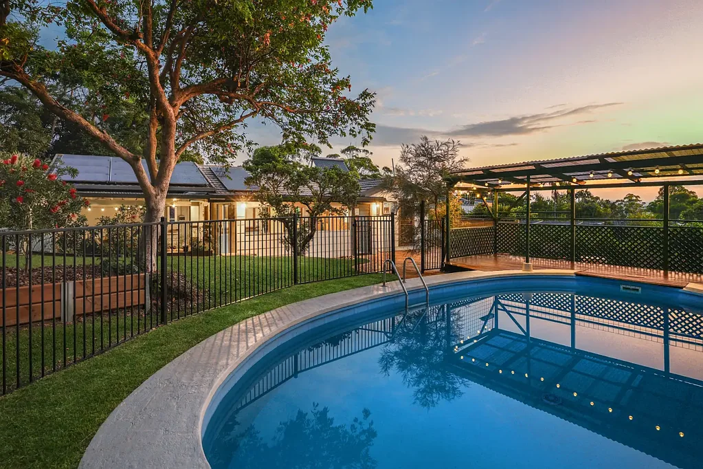 Repton 4Habitaciones Elevated Coastal Sanctuary with Mountain Views, Orchard & Pool
