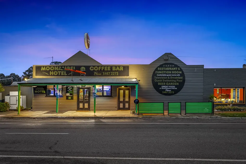 Moonambel 14房  MOONAMBEL RESORT HOTEL – ICONIC FREEHOLD PUB, BUSINESS & LIFESTYLE OPPORTUNITY