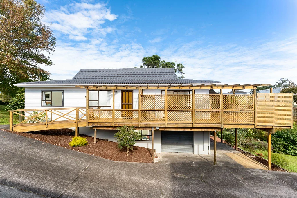 Torbay 3房  Coastal Living with Space, Sun & Potential