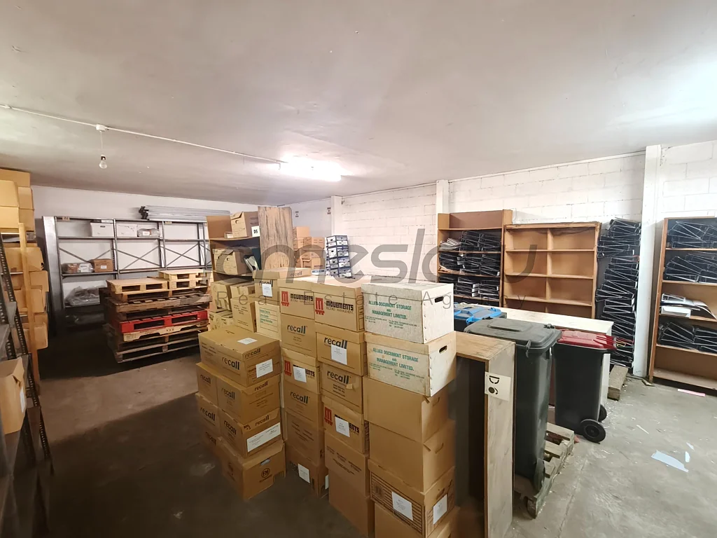 Penrose  256sqm Penrose Warehouse with Roller Door